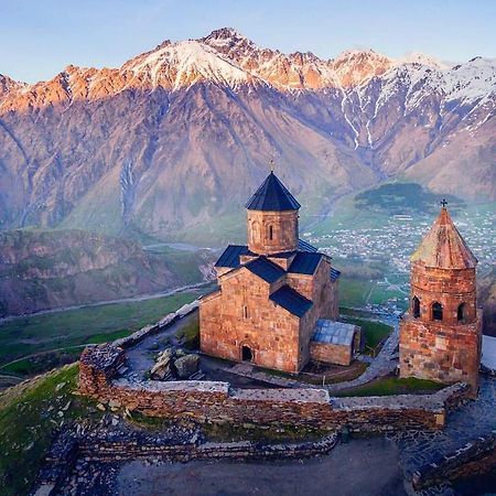 Guest House Dodo Kazbegi Exterior photo