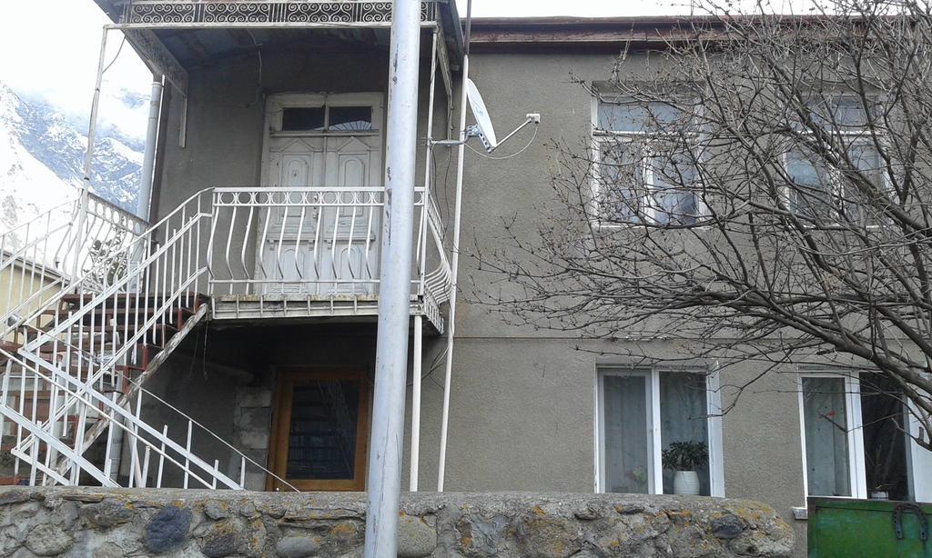 Guest House Dodo Kazbegi Exterior photo